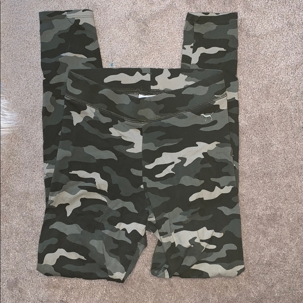 Xs victoria secret (pink) camo leggings.